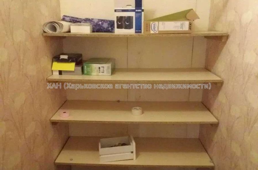 Продам квартиру, Зерновой пер. , 3  ком., 62 м², без ремонта 