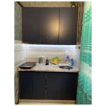 Продам квартиру, Героев Харькова просп. , 1  ком., 28 м², капитальный ремонт 