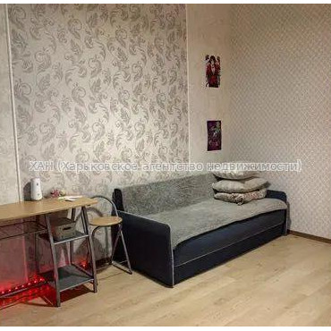 Продам квартиру, Героев Харькова просп. , 1  ком., 28 м², капитальный ремонт 