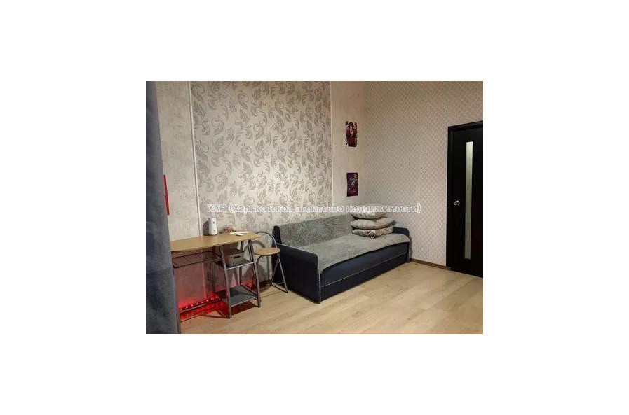 Продам квартиру, Героев Харькова просп. , 1  ком., 28 м², капитальный ремонт 