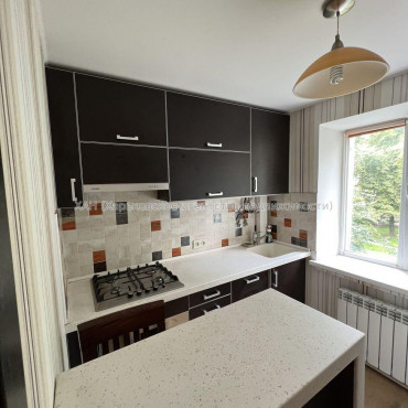 Продам квартиру, Проскуры ул. , 3 кім., 62 м², капитальный ремонт 