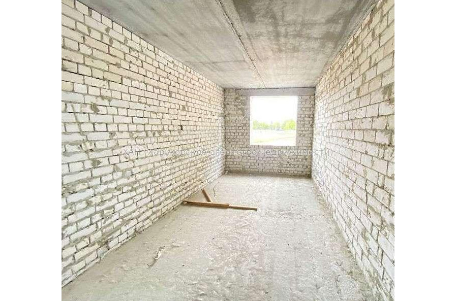 Продам квартиру, Валентиновская ул. , 1 кім., 39 м², без ремонта 