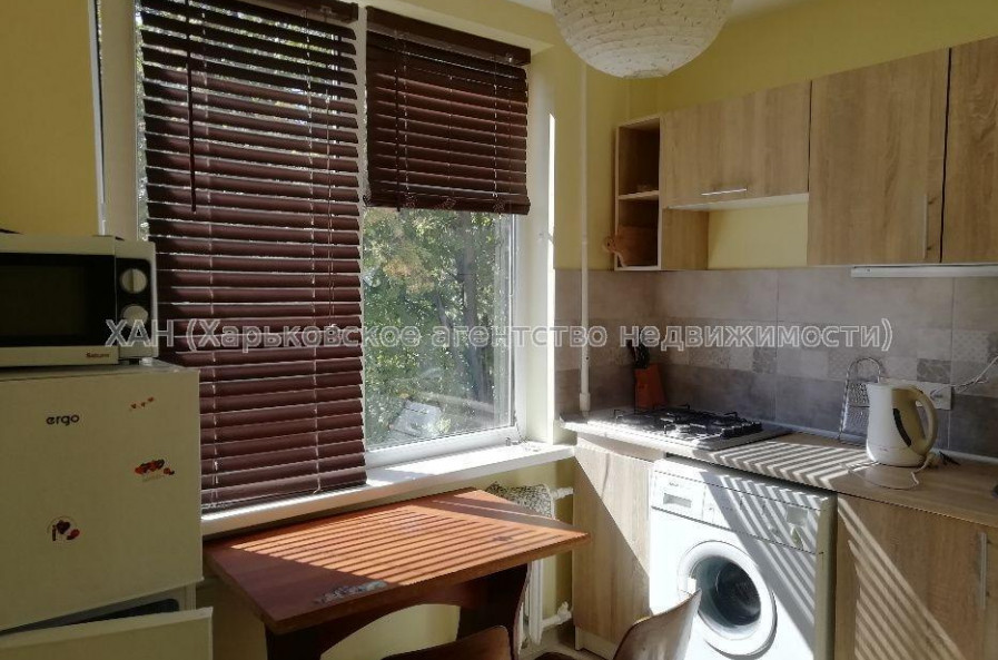 Продам квартиру, 23 Августа ул. , 1  ком., 30 м², частичный ремонт 