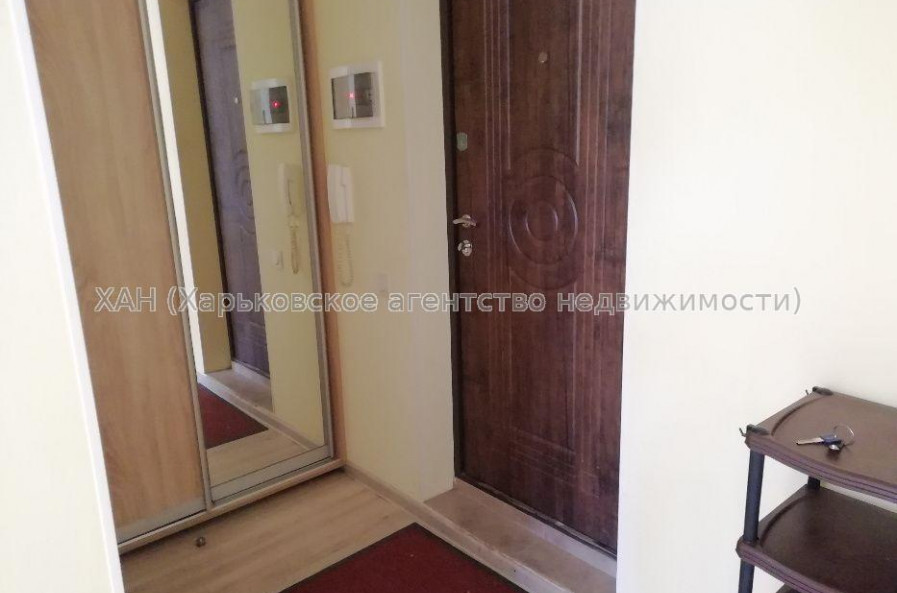Продам квартиру, 23 Августа ул. , 1  ком., 30 м², частичный ремонт 