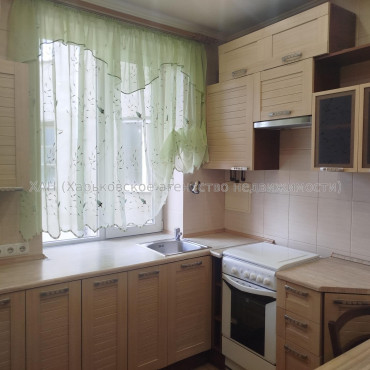 Продам квартиру, Григория Сковороды ул. , 3  ком., 64 м², капитальный ремонт 