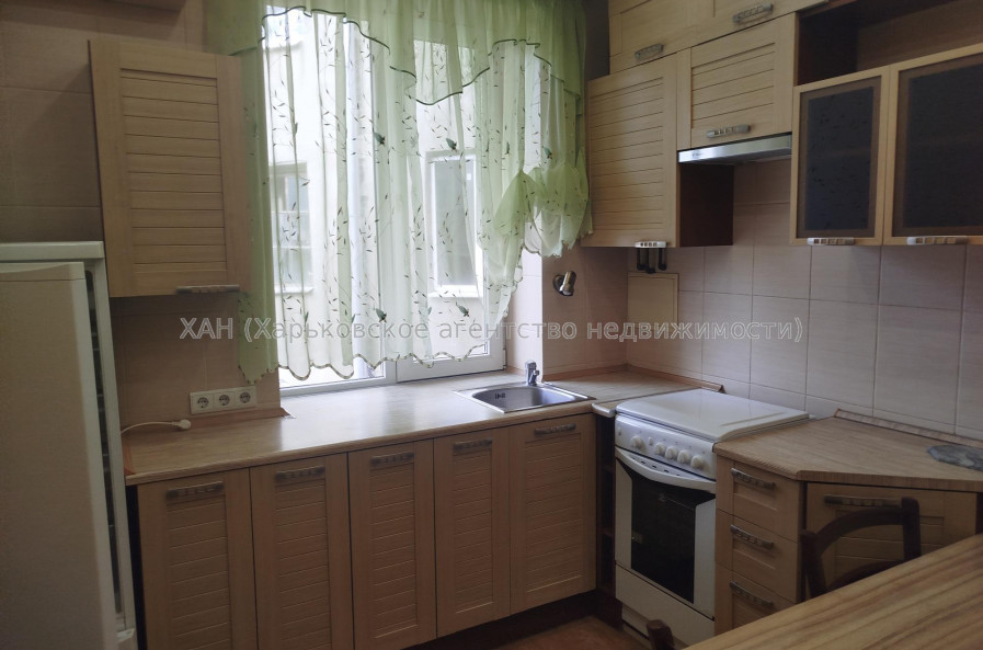 Продам квартиру, Григория Сковороды ул. , 3  ком., 64 м², капитальный ремонт 