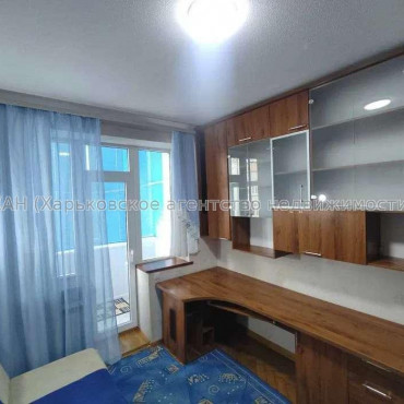 Продам квартиру, Григория Сковороды ул. , 3 кім., 64 м², капитальный ремонт 