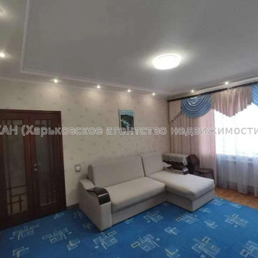 Продам квартиру, Григория Сковороды ул. , 3 кім., 64 м², капитальный ремонт 