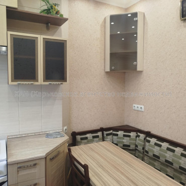 Продам квартиру, Григория Сковороды ул. , 3  ком., 64 м², капитальный ремонт 