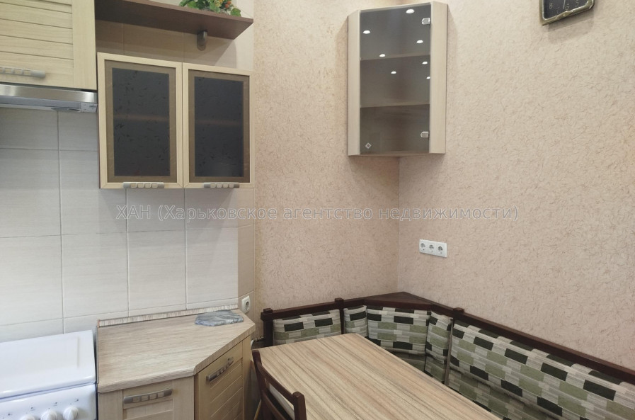 Продам квартиру, Григория Сковороды ул. , 3  ком., 64 м², капитальный ремонт 