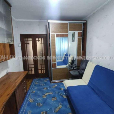 Продам квартиру, Григория Сковороды ул. , 3 кім., 64 м², капитальный ремонт 