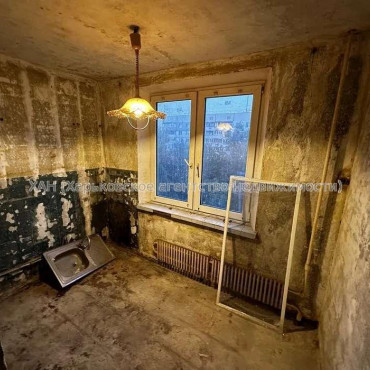 Продам квартиру, Победы просп. , 2  ком., 48 м², без ремонта 