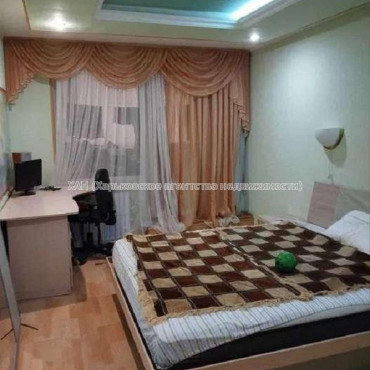 Продам квартиру, Тарасовский въезд , 3  ком., 68 м², капитальный ремонт 