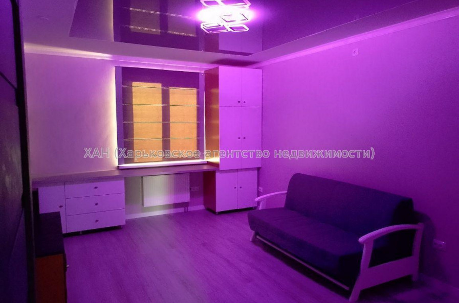 Продам квартиру, Любови Малой  просп. , 2 кім., 70 м², капитальный ремонт 