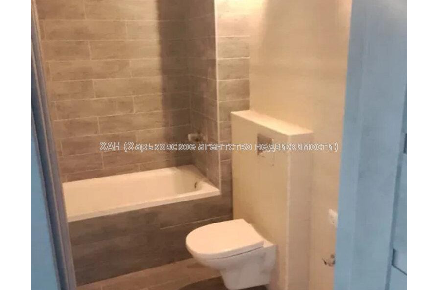 Продам квартиру, Любови Малой  просп. , 2 кім., 70 м², капитальный ремонт 