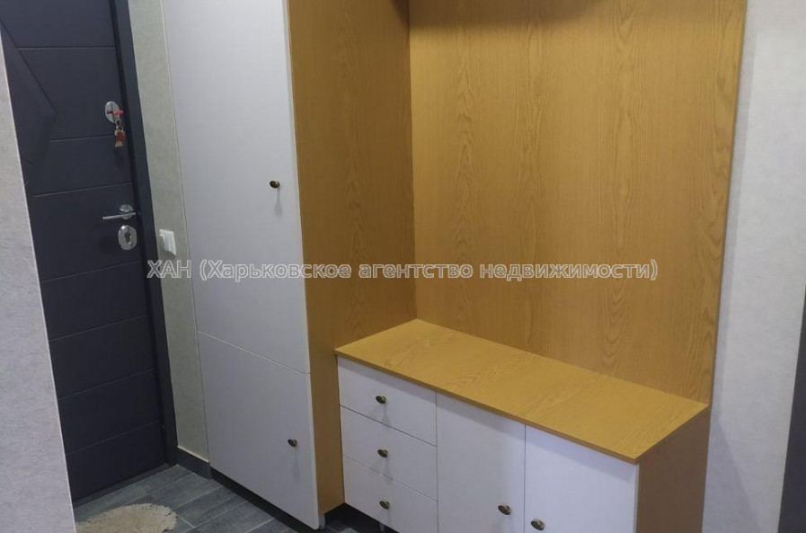 Продам квартиру, Любови Малой  просп. , 2 кім., 70 м², капитальный ремонт 
