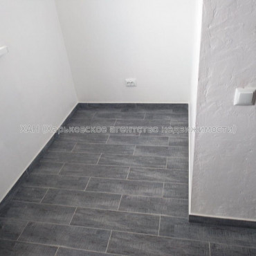 Продам квартиру, Любови Малой  просп. , 2 кім., 70 м², капитальный ремонт 