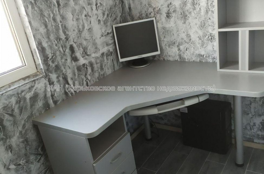 Продам квартиру, Любови Малой  просп. , 2 кім., 70 м², капитальный ремонт 