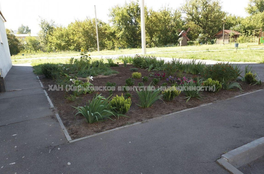 Продам квартиру, Любови Малой  просп. , 2 кім., 70 м², капитальный ремонт 