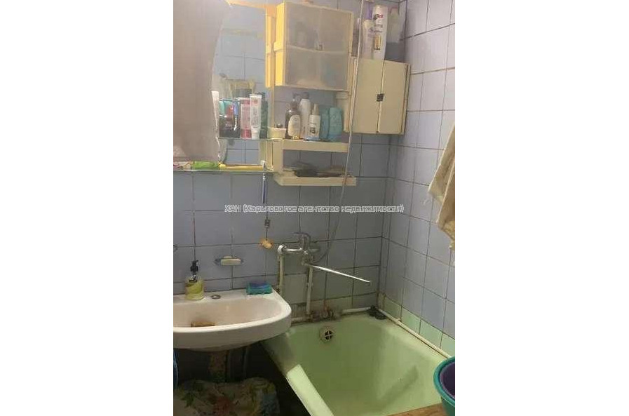 Продам квартиру, Валентиновская ул. , 3  ком., 64 м², советский ремонт 