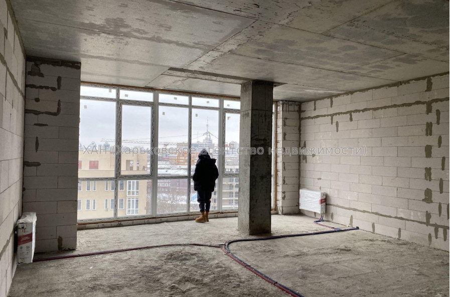 Продам квартиру, Клочковская ул. , 4  ком., 138 м², без внутренних работ 