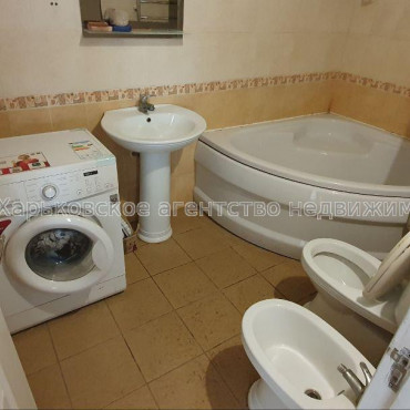 Продам квартиру, Тракторостроителей просп. , 3  ком., 65 м², капитальный ремонт 