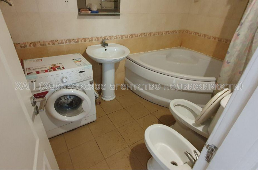Продам квартиру, Тракторостроителей просп. , 3  ком., 65 м², капитальный ремонт 