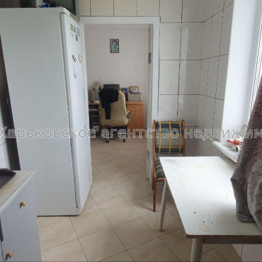 Продам квартиру, Тракторостроителей просп. , 3 кім., 65 м², капитальный ремонт 