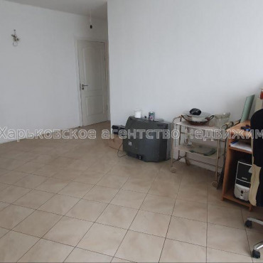 Продам квартиру, Тракторостроителей просп. , 3 кім., 65 м², капитальный ремонт 