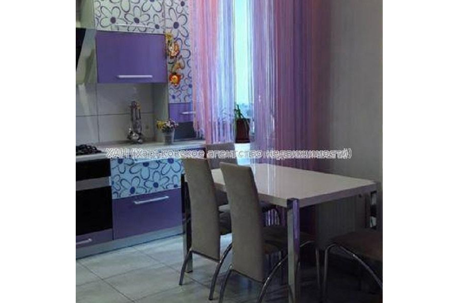 Продам квартиру, Непокоренных ул. , 2 кім., 63 м², евроремонт 