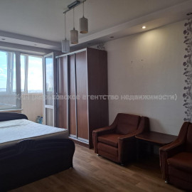 Продам квартиру, Валентиновская ул. , 2  ком., 44 м², капитальный ремонт