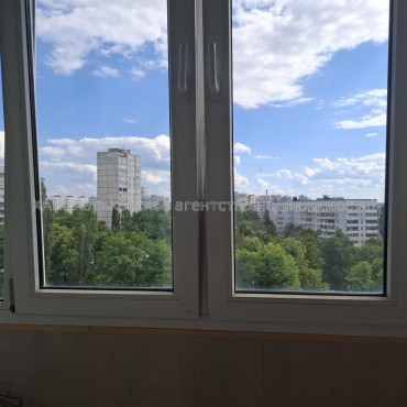 Продам квартиру, Валентиновская ул. , 2  ком., 44 м², капитальный ремонт 