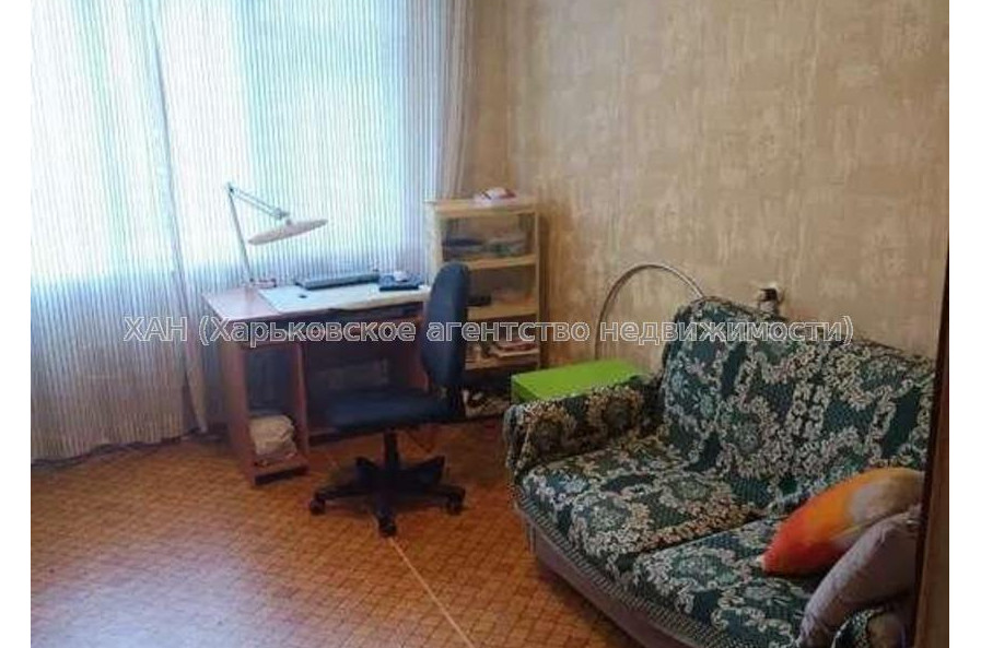 Продам квартиру, Ахсарова Энвера ул. , 3 кім., 64 м², советский ремонт 