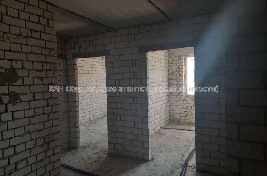 Продам квартиру, Мира ул. , 2  ком., 74 м², без внутренних работ 