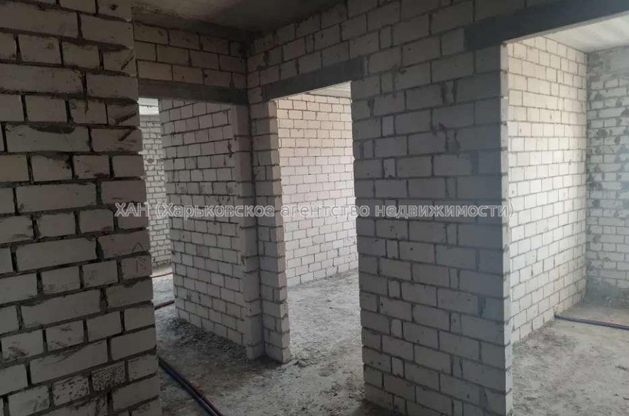 Продам квартиру, Мира ул. , 2  ком., 74 м², без внутренних работ 