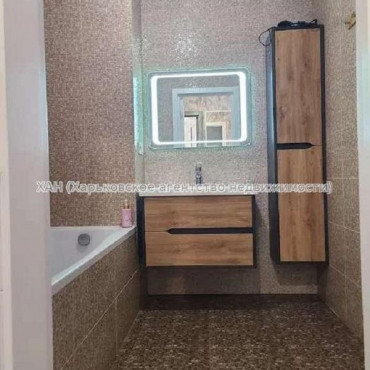 Продам квартиру, Заливная ул. , 2  ком., 70 м², частичный ремонт 