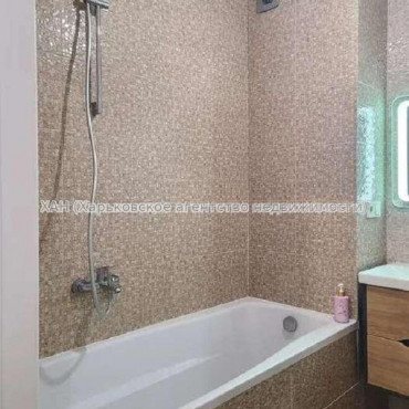 Продам квартиру, Заливная ул. , 2  ком., 70 м², частичный ремонт 