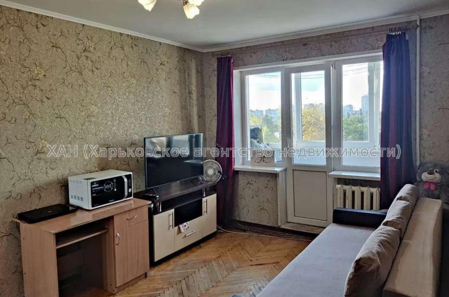 Продам квартиру, Каденюка ул. , 3 кім., 58 м², косметический ремонт 