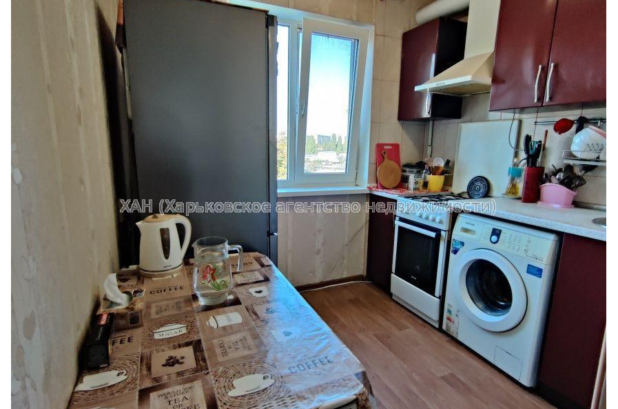 Продам квартиру, Каденюка ул. , 3  ком., 58 м², косметический ремонт 