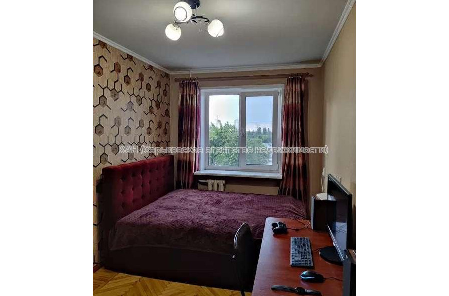 Продам квартиру, Каденюка ул. , 3 кім., 58 м², косметический ремонт 