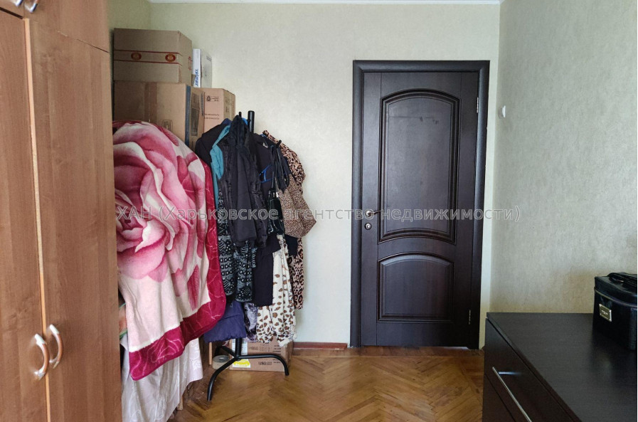 Продам квартиру, Каденюка ул. , 3  ком., 58 м², косметический ремонт 
