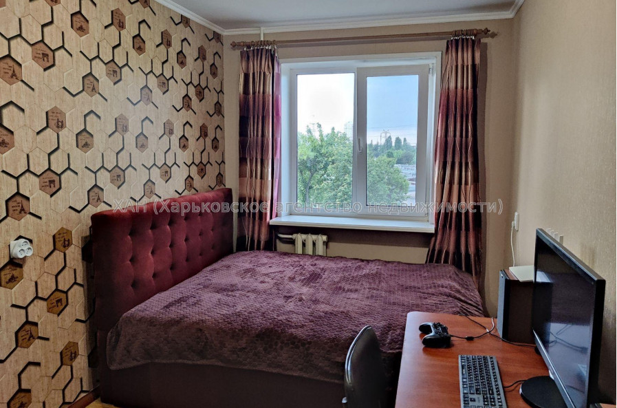 Продам квартиру, Каденюка ул. , 3  ком., 58 м², косметический ремонт 