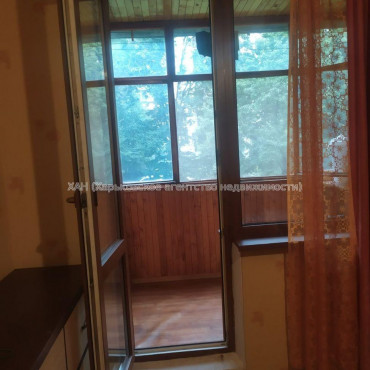 Продам квартиру, Зерновая ул. , 3 кім., 61 м², косметический ремонт 