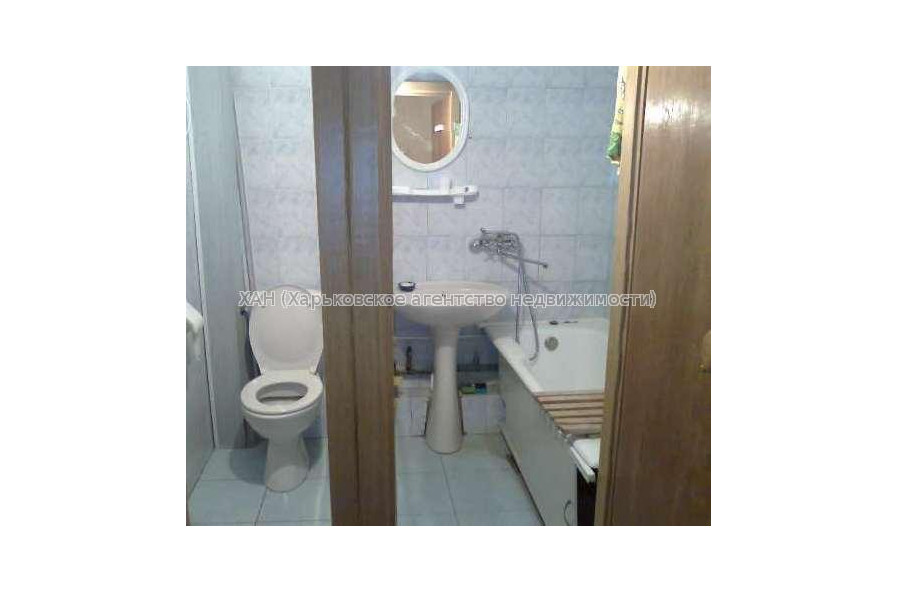 Продам квартиру, Зерновая ул. , 3 кім., 61 м², косметический ремонт 
