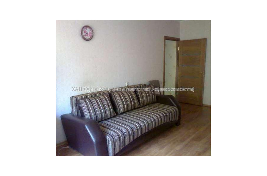 Продам квартиру, Зерновая ул. , 3 кім., 61 м², косметический ремонт 