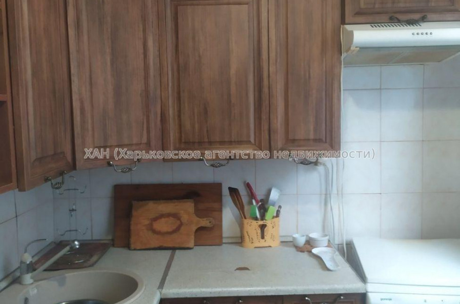 Продам квартиру, Зерновая ул. , 3 кім., 61 м², косметический ремонт 