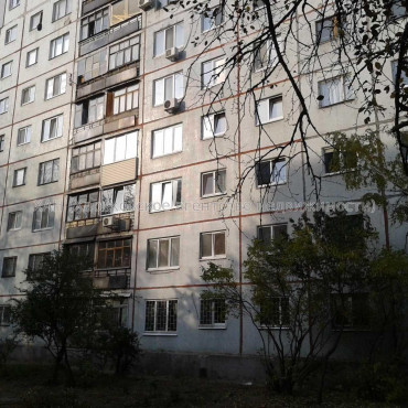 Продам квартиру, Зерновая ул. , 3 кім., 61 м², косметический ремонт 