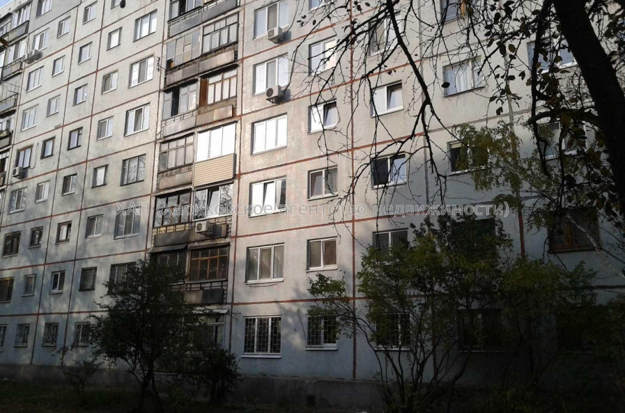 Продам квартиру, Зерновая ул. , 3 кім., 61 м², косметический ремонт 