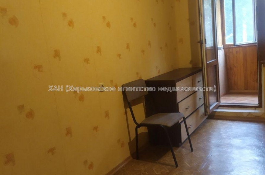 Продам квартиру, Зерновая ул. , 3 кім., 61 м², косметический ремонт 