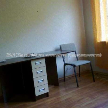 Продам квартиру, Зерновая ул. , 3 кім., 61 м², косметический ремонт 